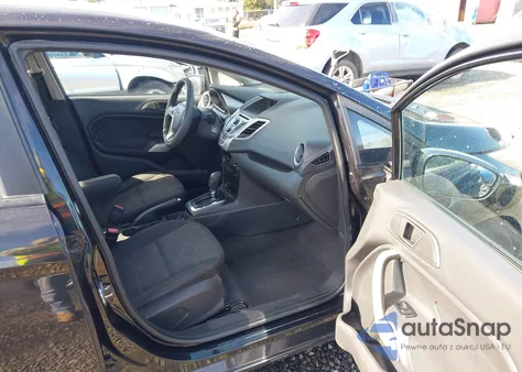 2013 Ford Fiesta Se z USA, uszkodzony, nr VIN 3FADP4BJ9DM186415